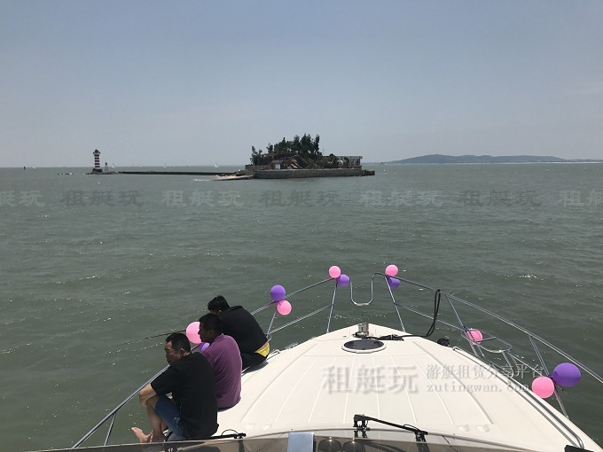 文章戰(zhàn)俘島.jpg